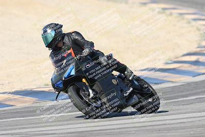 media/Dec-01-2025-Moto Forza (Mon) [[2daa91e15f]]/2-Intermediate Group/Session 2 (Turns 9 and 10)/